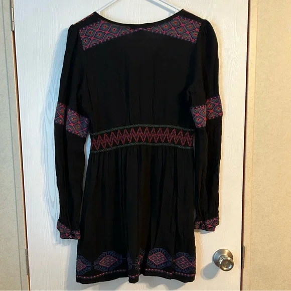 Black Dress w/ Embroidered Detail - Picture 3 of 7